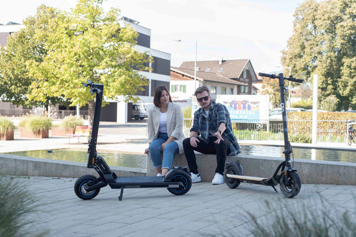Den stylischen E-Scooter ES 400 kaufen Sie im Anhängerpark Salzburg