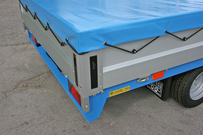 Flachplane hellblau auf Barthau Hochlader